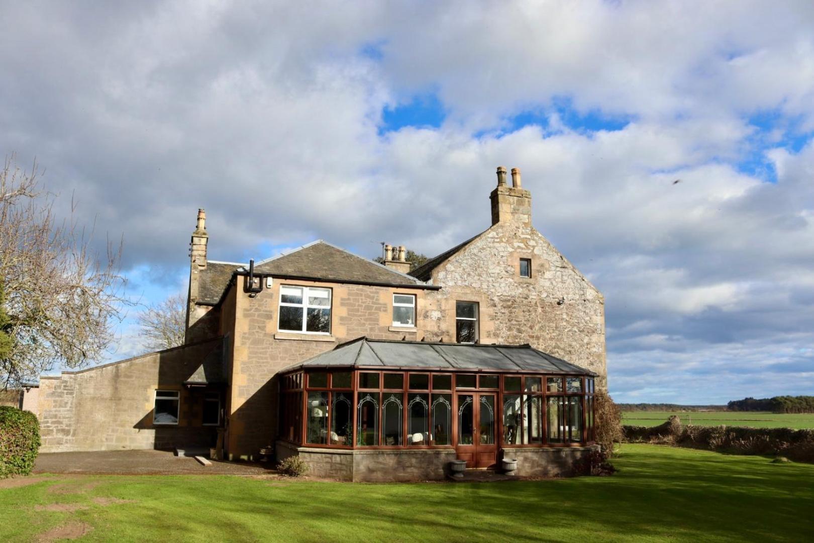 Vicarsford Farmhouse With Hot Tub Leuchars Exteriér fotografie